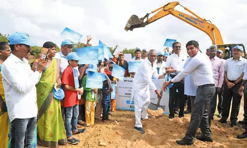 வளையக்கரணை ஊராட்சியில் ரூ.30 லட்சத்தில் ஏரி சீரமைப்பு தொடக்கம் வளையக்கரணை ஊராட்சியில் ரூ.30 லட்சத்தில் ஏரி சீரமைப்பு தொடக்கம்