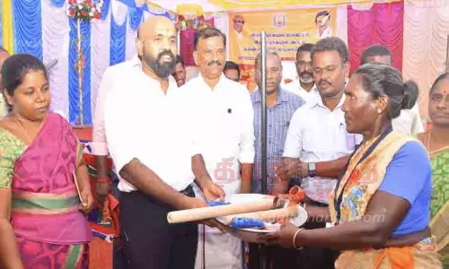 மக்கள் தொடர்பு முகாமில் நலத்திட்ட உதவி மக்கள் தொடர்பு முகாமில் நலத்திட்ட உதவி