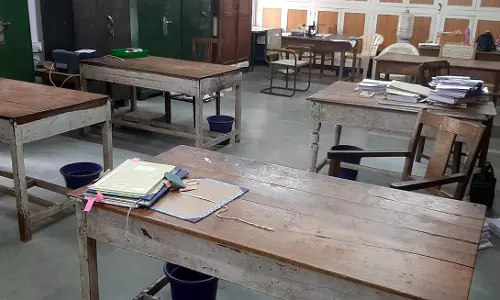 நாமக்கல் மாவட்டம் முழுவதும் வருவாய்த்துறை அலுவலர்கள் தற்செயல் விடுப்பு போராட்டம்