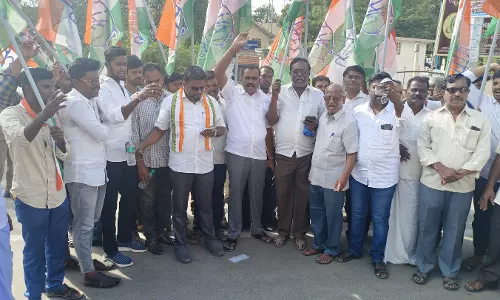 காங்கிரஸ் கட்சியினர் கண்டன ஆர்ப்பாட்டம்