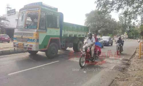 விபத்துகளை தடுக்க வேகத்தடை அமைப்பு