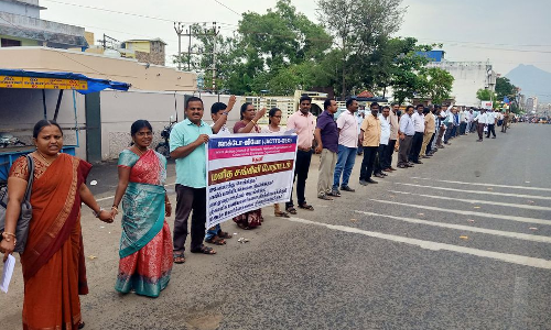 ஜாக்டோ-ஜியோ சார்பில்மனித சங்கிலி போராட்டம்:தேனி உள்பட 5 இடங்களில் நடந்தன