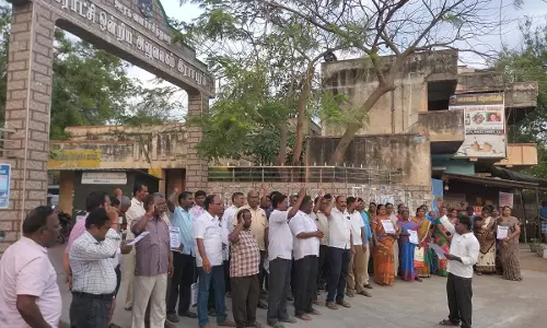 திருச்செங்கோடு, ராசிபுரத்தில் ஜாக்டோ-ஜியோ அமைப்பினர் ஆர்ப்பாட்டம்