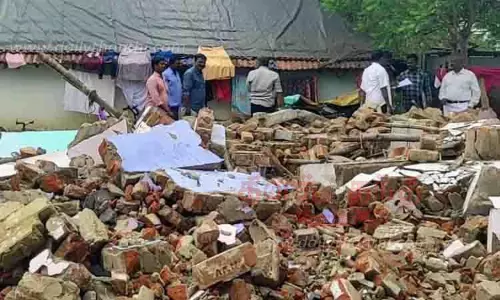 நீர்நிலை ஆக்கிரமிப்புகள் குறித்து விசாரணை ஆணைய குழுவினர் ஆய்வு நீர்நிலை ஆக்கிரமிப்புகள் குறித்து விசாரணை ஆணைய குழுவினர் ஆய்வு