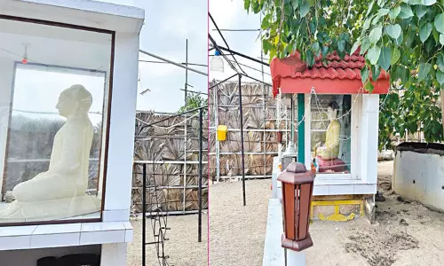 கச்சத்தீவில் திடீரென உருவான புத்த வழிபாட்டு தலம்; இருநாட்டு ஒப்பந்தத்தை மீறிய செயல் என தமிழக மீனவர்கள் எதிர்ப்பு கச்சத்தீவில் திடீரென உருவான புத்த வழிபாட்டு தலம்; இருநாட்டு ஒப்பந்தத்தை மீறிய செயல் என தமிழக மீனவர்கள் எதிர்ப்பு