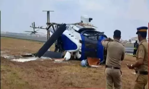 கேரளா : கொச்சி அருகே ராணுவ ஹெலிகாப்டர் விபத்து..! உயிர் சேதம் இல்லை - கடலோர காவல்படை விளக்கம்