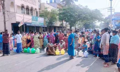 குடிநீர் கேட்டு சாலைமறியல்