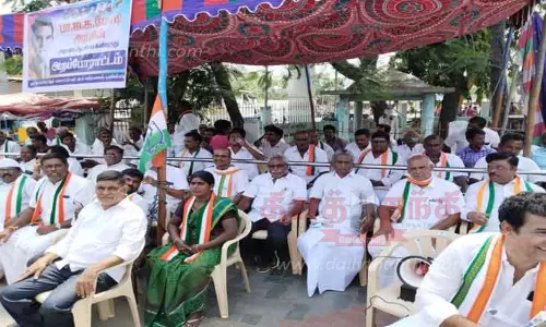புஞ்சைபுளியம்பட்டியில்காங்கிரசார் அறவழி போராட்டம்