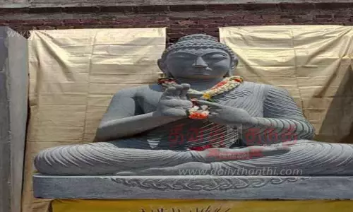 உலக அமைதி கோபுரத்தில் 4 புத்தர் சிலைகள் அமைப்பு உலக அமைதி கோபுரத்தில் 4 புத்தர் சிலைகள் அமைப்பு