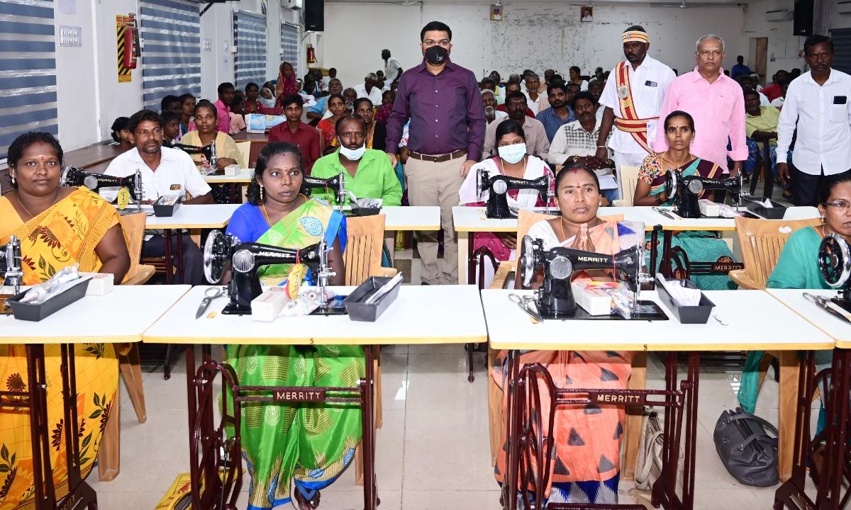 Sewing Machine for Handicapped மாற்றுத்திறனாளிகளுக்கு தையல் எந்திரம்