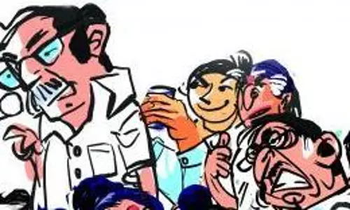 அரசு ஊழியர் சங்கத்தினர் ஆர்ப்பாட்டம்