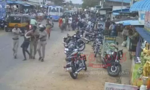 ஓட்டலில் பணம் கொடுக்காமல் ரகளை; சப்-இன்ஸ்பெக்டர், ஏட்டு மீது தாக்குதல்