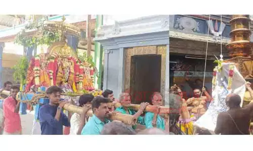 மதனகோபாலசுவாமி கோவில் பங்குனி உத்திர திருவிழா கொடியேற்றத்துடன் தொடங்கியது