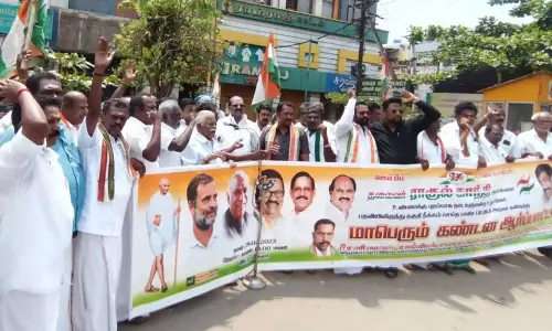 தேனியில் மத்திய அரசை கண்டித்து காங்கிரசார் ஆர்ப்பாட்டம்