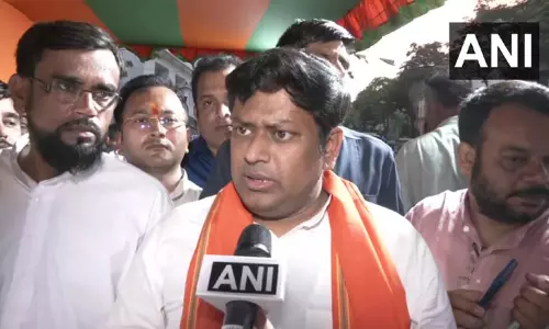 மேற்கு வங்காளம்; 100 நாள் வேலை திட்டத்தில் தகுதியற்ற நபர்கள் என புகார்கள் வந்தன: பா.ஜ.க. குற்றச்சாட்டு மேற்கு வங்காளம்; 100 நாள் வேலை திட்டத்தில் தகுதியற்ற நபர்கள் என புகார்கள் வந்தன: பா.ஜ.க. குற்றச்சாட்டு