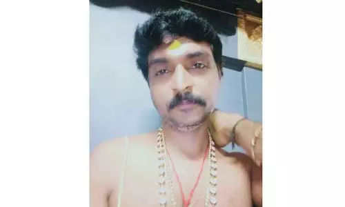 பெண் பக்தர்களை ஏமாற்றிய போலி சாமியார் தலைமறைவு