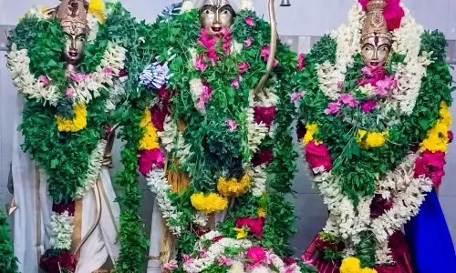 ராமநவமியையொட்டி சிறப்பு வழிபாடு:கோவில்களில் திரளான பக்தர்கள் சாமி தரிசனம் ராமநவமியையொட்டி சிறப்பு வழிபாடு:கோவில்களில் திரளான பக்தர்கள் சாமி தரிசனம்