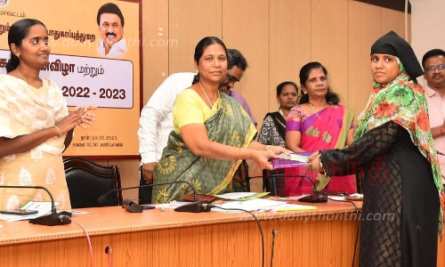 நுகர்வோரின் உரிமைகள் குறித்துபள்ளி கல்லூரி மாணவர்களிடம் விழிப்புணர்வு ஏற்படுத்த வேண்டும்