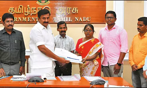 சென்னை தலைமைச் செயலகத்தில் அமைச்சர் மு.பெ.சாமிநாதன் தலைமையில் பத்திரிகையாளர் நல வாரிய கூட்டம்