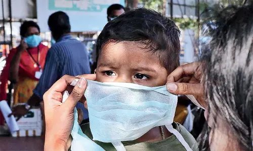 தமிழகத்தில் அரசு மருத்துவமனைகளில் முகக்கவசம் கட்டாயம் : அமைச்சர் மா.சுப்பிரமணியன் தமிழகத்தில் அரசு மருத்துவமனைகளில் முகக்கவசம் கட்டாயம் : அமைச்சர் மா.சுப்பிரமணியன்