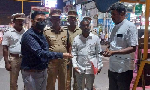 கள்ளக்குறிச்சி நான்கு முனை சந்திப்பில் ரூ.5½ லட்சத்தில் போக்குவரத்து சிக்னல் கலெக்டர் ஷ்ரவன்குமார் இயக்கி வைத்தார்