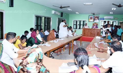 கீழக்கரை நகருக்குள் வரும் சுற்றுலா வாகனங்களுக்கு நுழைவு கட்டணம் வசூலிக்கக்கூடாது