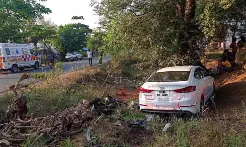 மொபட் மீது கார் மோதி விவசாயி பலி