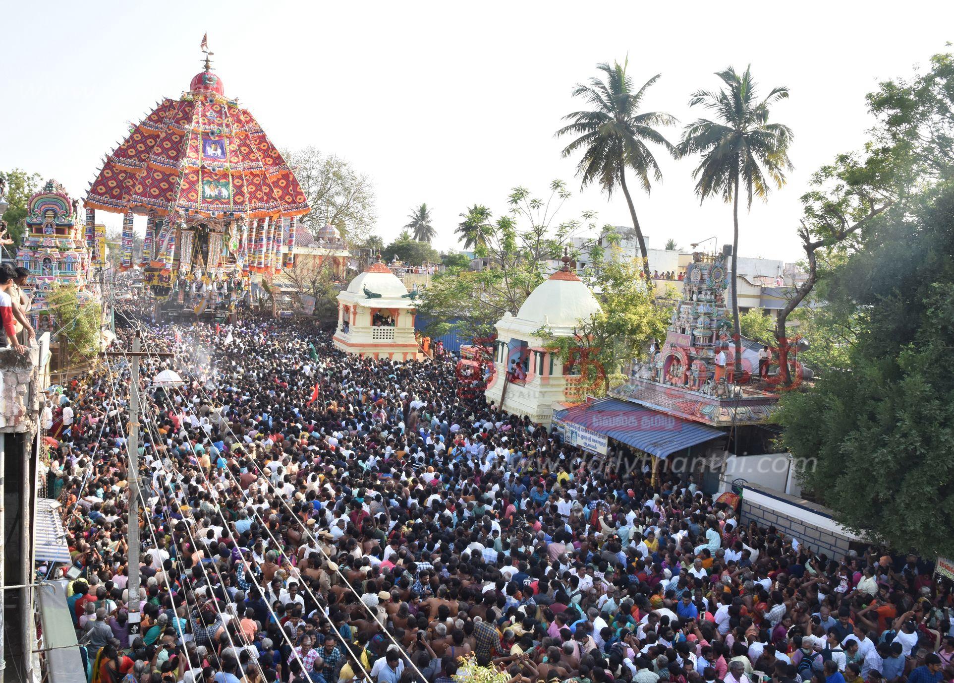 temple car festival திருவாரூர் தியாகராஜர் கோவில் ஆழித்தேரோட்டம்