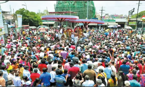 காஞ்சீபுரம் ஏகாம்பரநாதர் கோவிலில் 63 நாயன்மார்கள் திருவிழா