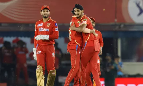 பரபரப்பான கட்டத்தில் பஞ்சாப் - கொல்கத்தா ஆட்டம் மழையால் பாதிப்பு...!