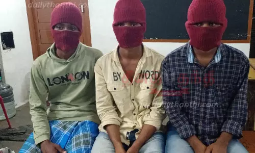 பள்ளி காவலாளி கொலை வழக்கில் பேரன் உள்பட 3 பேர் கைது