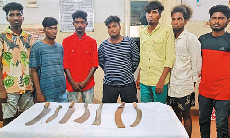 கொரட்டூர் அருகே பயங்கர ஆயுதங்களுடன் வழிப்பறி; 7 பேர் கைது