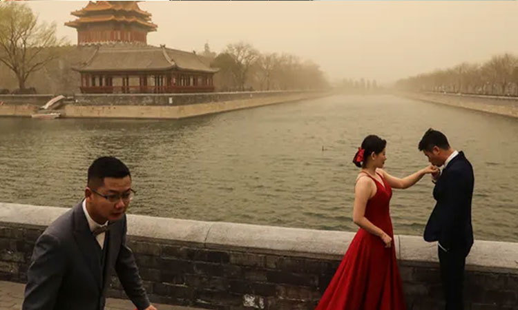 பிறப்பு விகிதம் சரிவு; சீனாவில் காதல் செய்ய கல்லூரி மாணவர்களுக்கு ஒரு வாரம் விடுப்பு