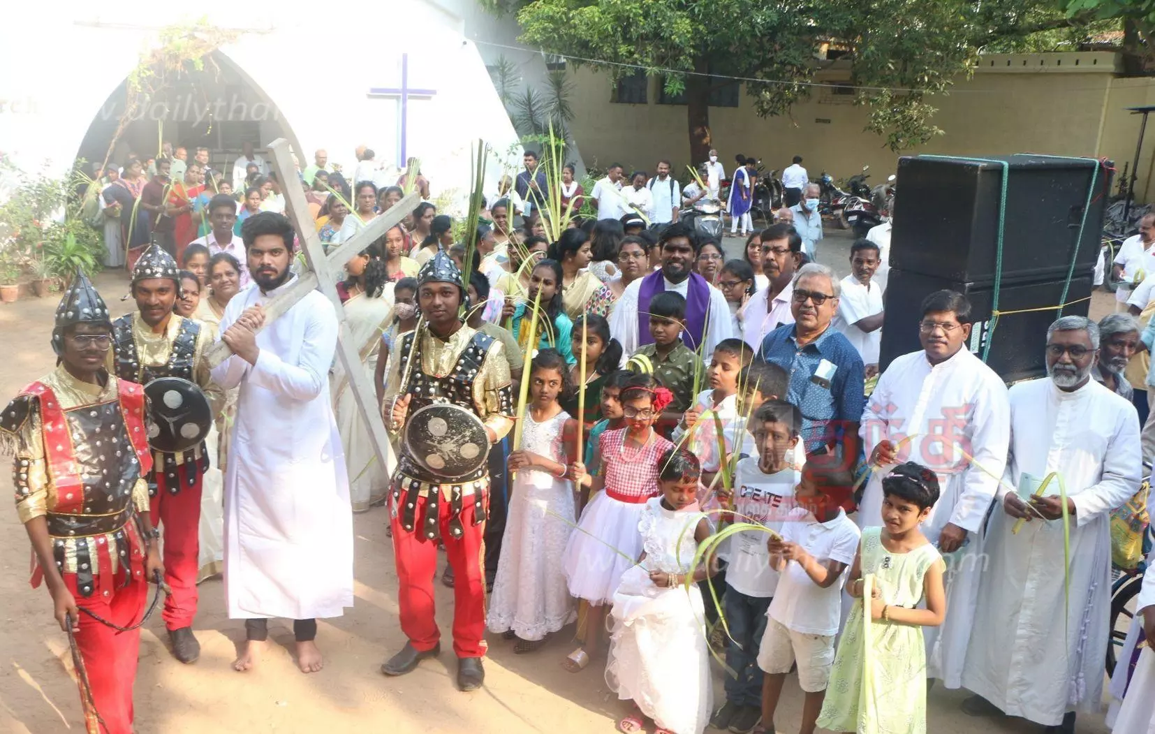 கிறிஸ்தவர்கள் குருத்தோலை பவனி கிறிஸ்தவர்கள் குருத்தோலை பவனி