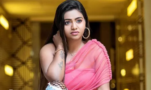 நடிகை ஷாலு ஷம்மு சலிப்பு நடிகை ஷாலு ஷம்மு சலிப்பு