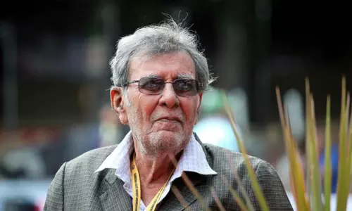 இந்திய முன்னாள் கிரிக்கெட் வீரர் சலீம் துரானி காலமானார்