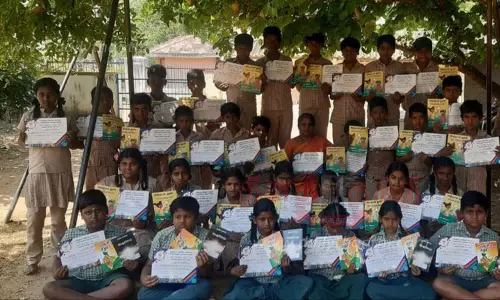 துளிர் திறனறிதல் தேர்வில் வென்ற மாணவர்களுக்கு பாராட்டு சான்றிதழ்