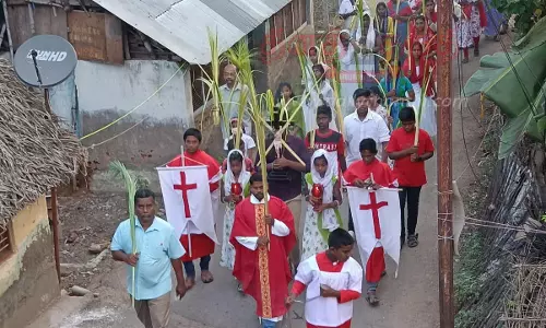 குருத்தோலை ஞாயிறு ஊர்வலம்