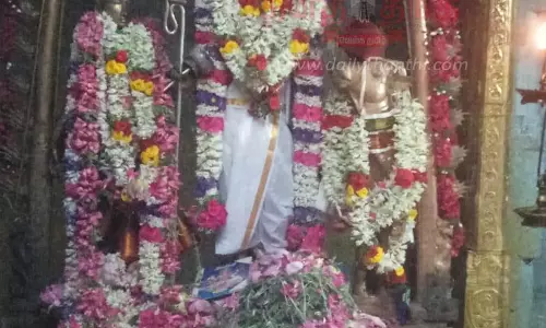 திருவீழிமிழலை வீழிநாதர் கோவிலில் சிறப்பு பூஜை