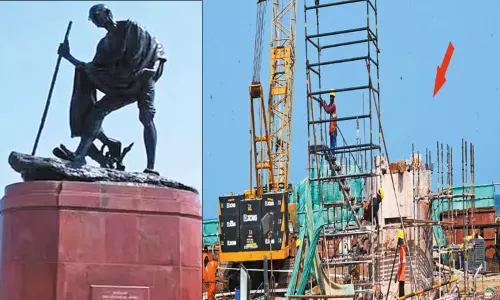 மெரினா கடற்கரையில் உள்ள காந்தி சிலை தற்காலிகமாக அகற்றம்