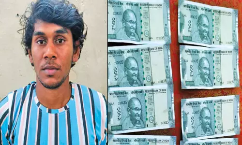 படப்பிடிப்புக்கு பயன்படுத்தும் போலி ரூபாய் நோட்டுகளுடன் சினிமா துறை ஊழியர் கைது