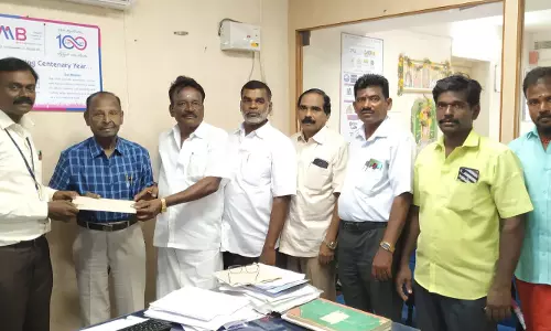 ஈ.வே.அ.வள்ளிமுத்து தொடக்கப்பள்ளியில் புதிய கட்டிடம் கட்டுவதற்கு தமிழ்நாடு மெர்க்கன்டைல் வங்கி ரூ.5 லட்சம் நிதி