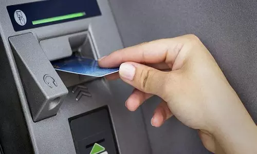 காலாவதியான தபால்துறை ஏ.டி.எம்.கார்டுகள்