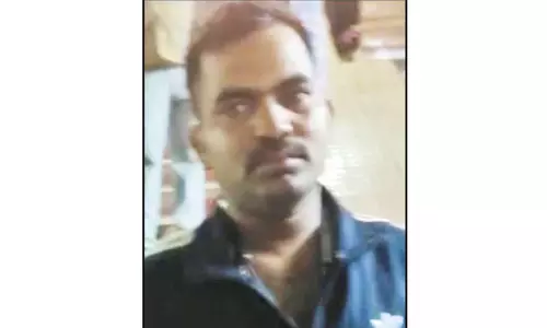 இளம்பெண்ணை கேலி செய்த சப்-இன்ஸ்பெக்டர் பணியிடை நீக்கம்