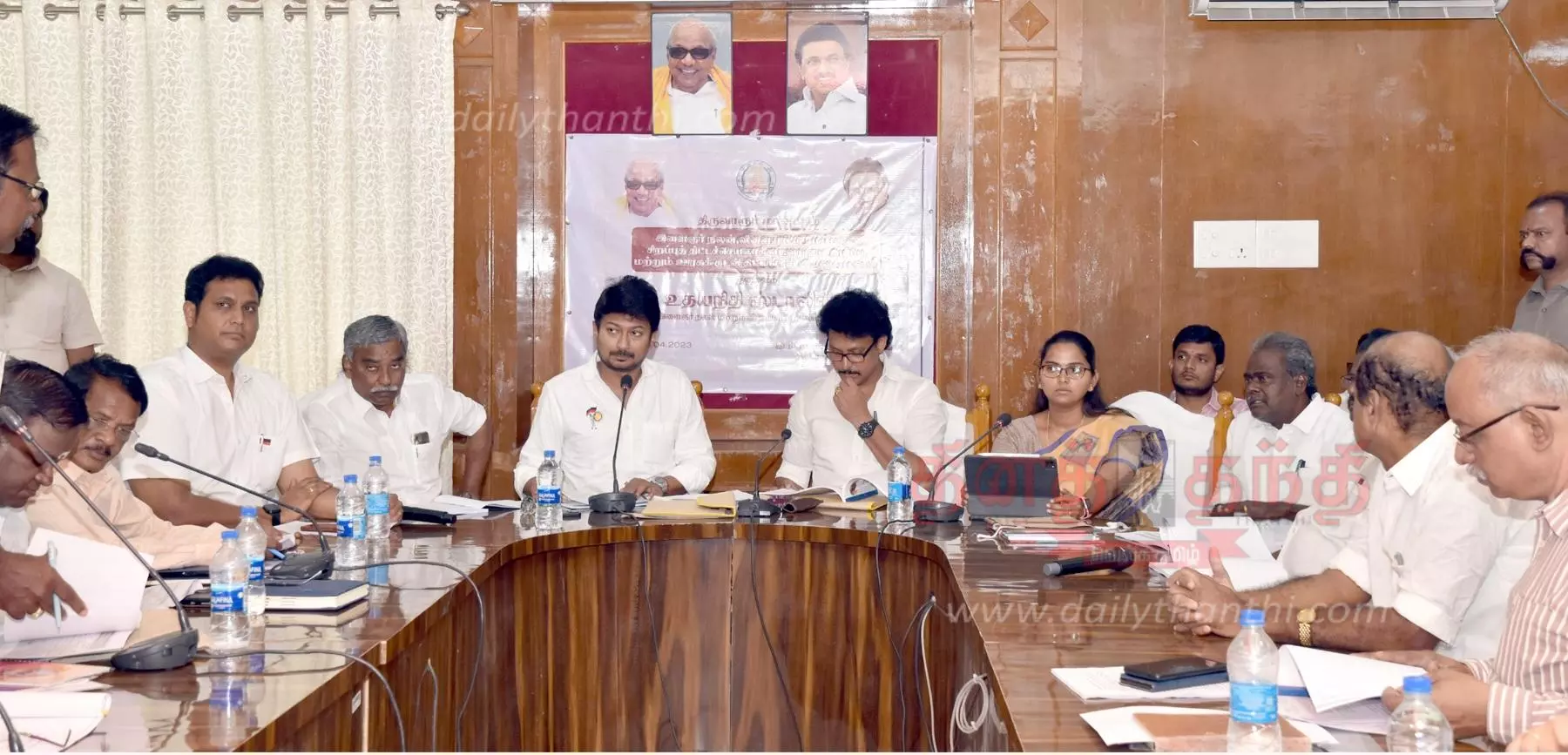 அரசின் திட்டங்களை விரைந்து முடிக்க வேண்டும் அரசின் திட்டங்களை விரைந்து முடிக்க வேண்டும்