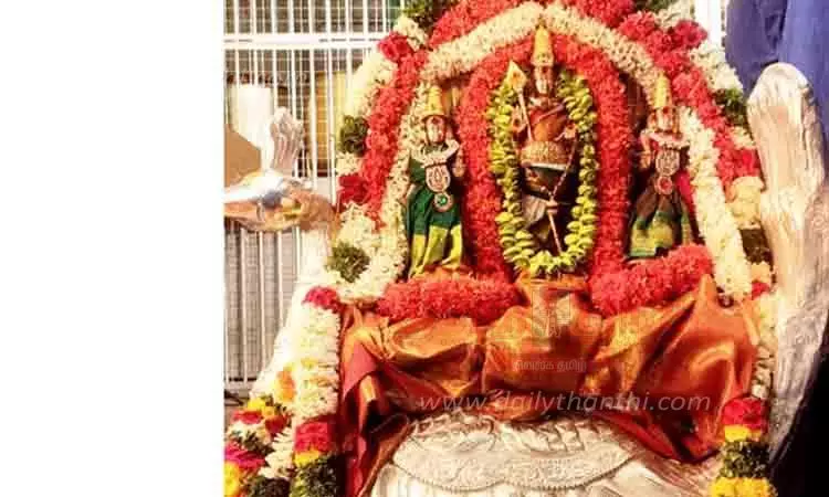சோலைமலை முருகன் கோவிலில் பங்குனி உத்திர திருவிழா - சுவாமிக்கு குடம் குடமாக பாலாபிஷேகம்