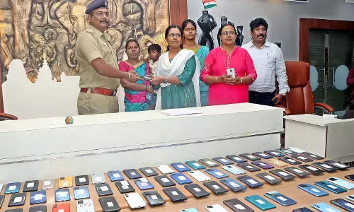கோவையில் 101 செல்போன்கள் மீட்பு