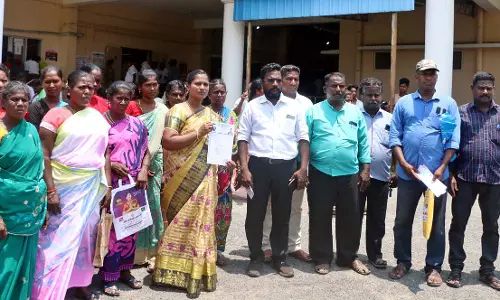 நிலத்தை, மனைகளாக திருத்தம் செய்து கணினியில் பதிவேற்ற வேண்டும்