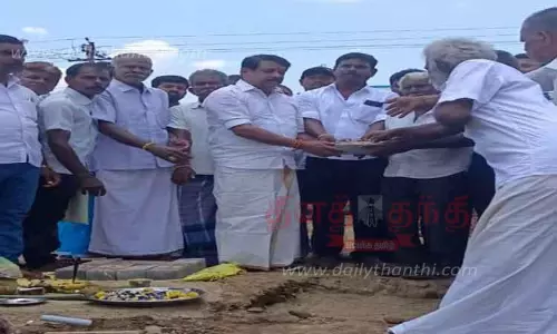 ரூ.10 லட்சத்தில் பல்நோக்கு கட்டிடம்; நயினார் நாகேந்திரன் எம்.எல்.ஏ. அடிக்கல் நாட்டினார் ரூ.10 லட்சத்தில் பல்நோக்கு கட்டிடம்; நயினார் நாகேந்திரன் எம்.எல்.ஏ. அடிக்கல் நாட்டினார்