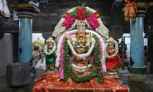 குறுக்குத்துறை முருகன் கோவிலில் திருக்கல்யாணம் குறுக்குத்துறை முருகன் கோவிலில் திருக்கல்யாணம்